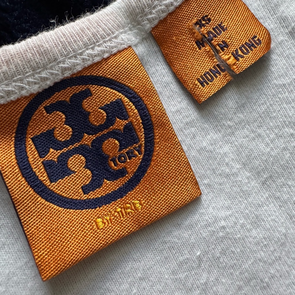 Tory Burch women white tank  Top with Sequin Emblem - Picture 4 of 6